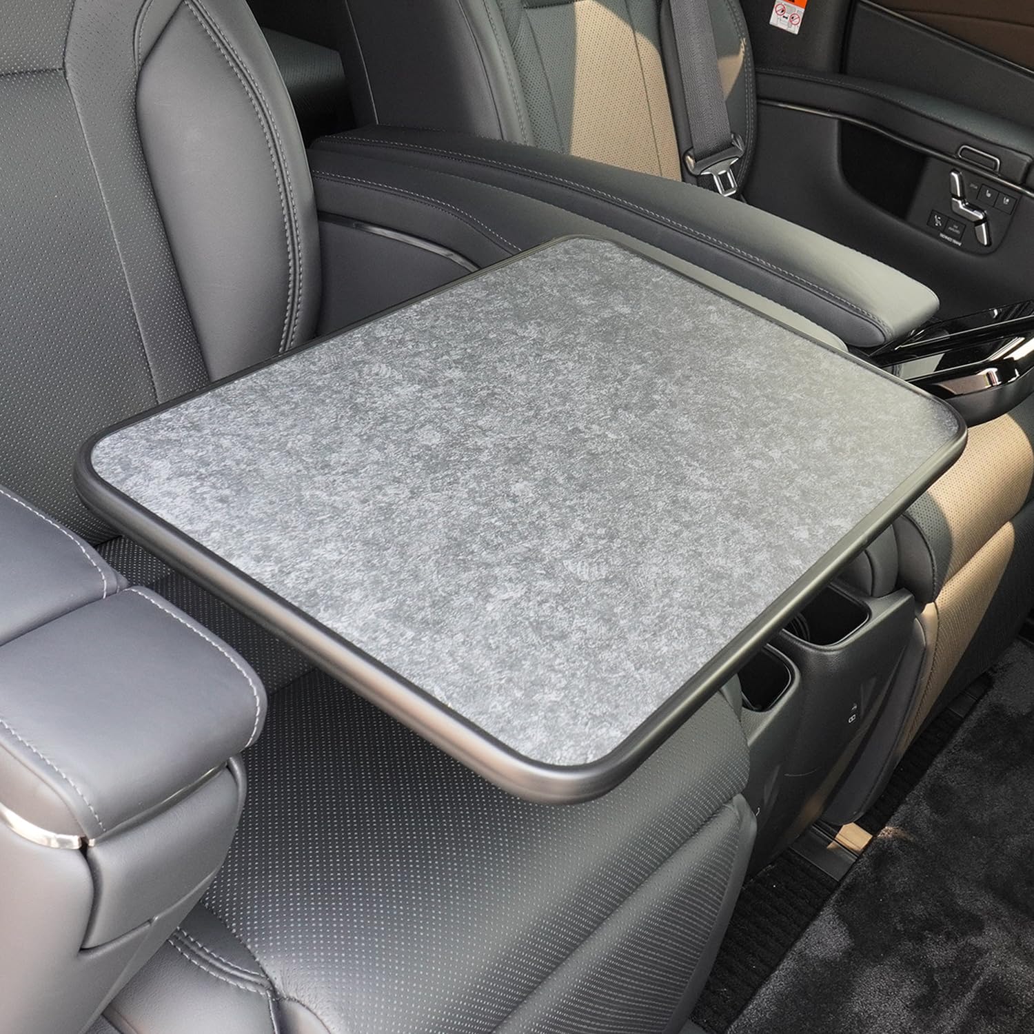 20アルファード テーブル 20 アルファード フロントテーブルお取り付け - オートリアル